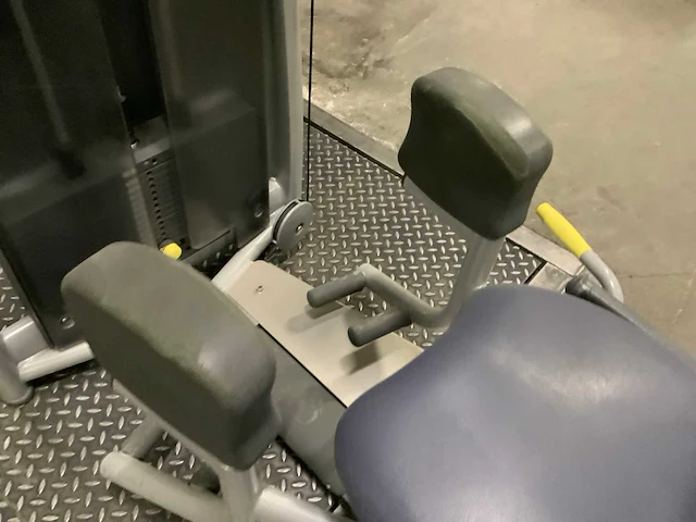 Technogym selection line abductor krachtstation - afbeelding 2 van  6