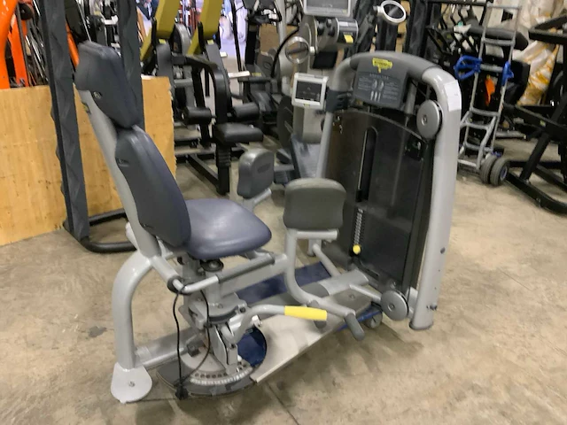 Technogym selection line adductie krachtstation - afbeelding 1 van  5