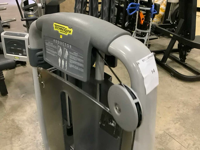 Technogym selection line adductie krachtstation - afbeelding 2 van  5