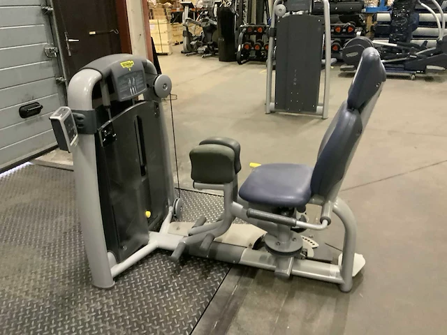 Technogym selection line adductor krachtstation - afbeelding 3 van  6
