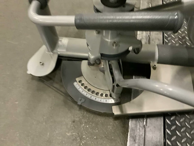 Technogym selection line adductor krachtstation - afbeelding 5 van  6