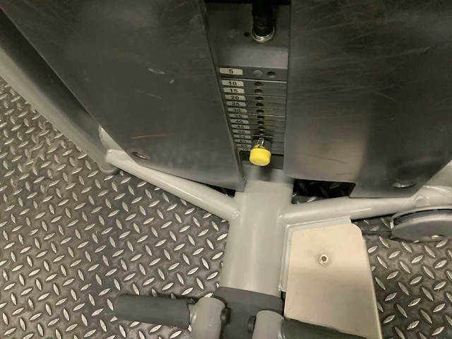 Technogym selection line adductor krachtstation - afbeelding 6 van  6