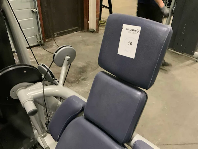 Technogym selection line armcurl krachtstation - afbeelding 2 van  6