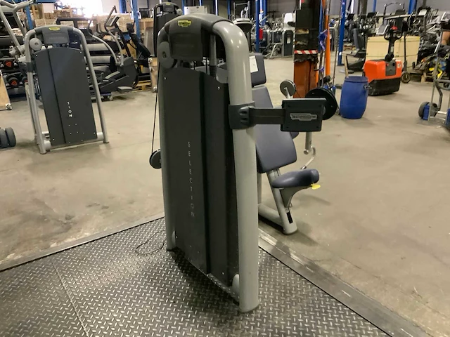 Technogym selection line armcurl krachtstation - afbeelding 5 van  6