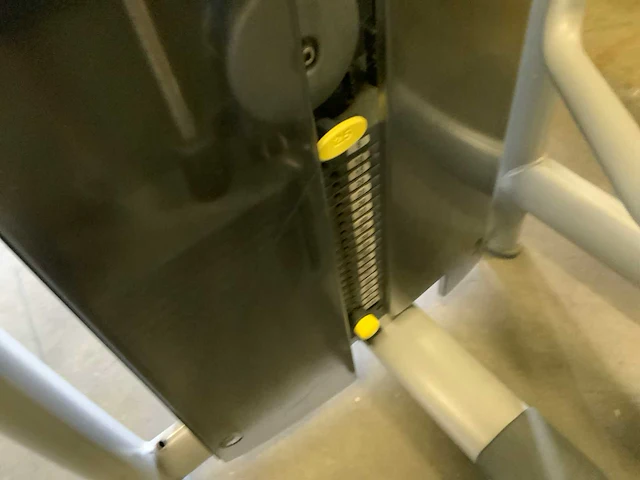 Technogym selection line chest press krachtstation - afbeelding 3 van  4