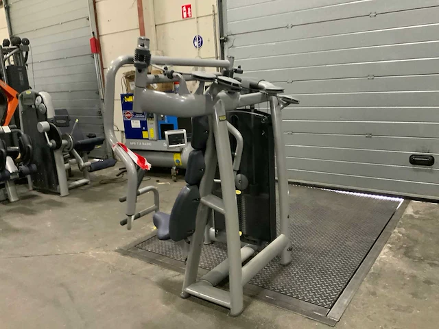 Technogym selection line chestpress krachtstation - afbeelding 5 van  6