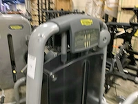 Technogym selection line delt machine krachtstation - afbeelding 2 van  5