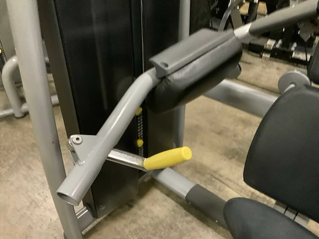Technogym selection line delt machine krachtstation - afbeelding 3 van  5