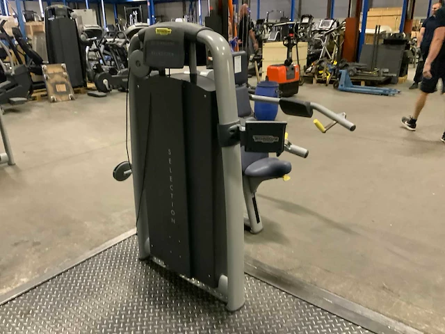 Technogym selection line delts machine krachtstation - afbeelding 5 van  5