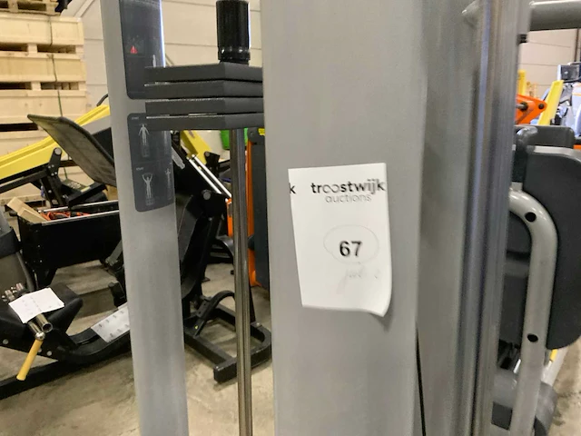 Technogym selection line easy chin dip krachtstation - afbeelding 2 van  7
