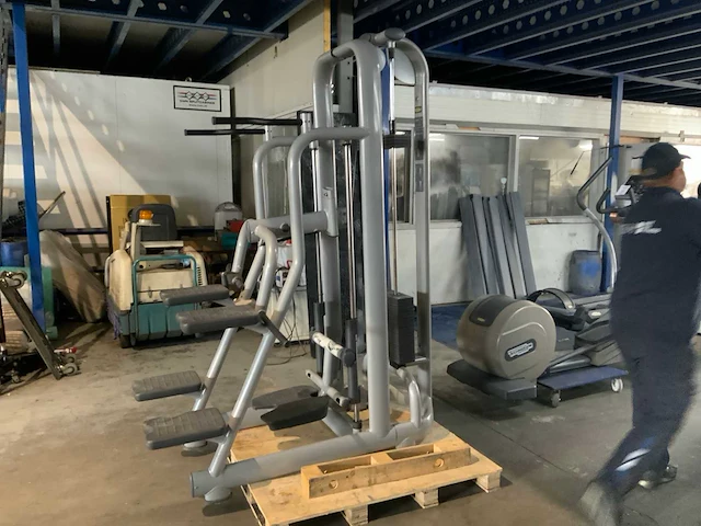 Technogym selection line easy chin dip krachtstation - afbeelding 2 van  5