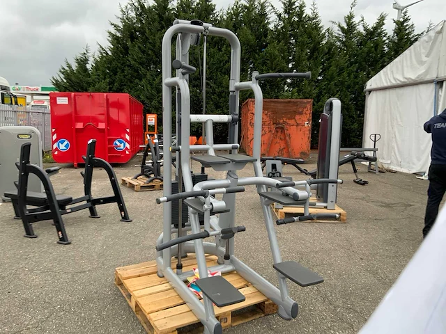 Technogym selection line easy chin dip krachtstation - afbeelding 1 van  5