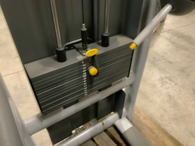 Technogym selection line glute krachtstation - afbeelding 3 van  5
