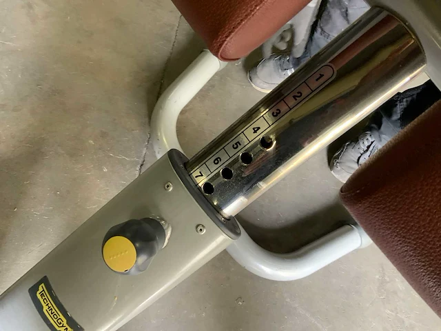 Technogym selection line hyperextension krachtstation - afbeelding 5 van  5