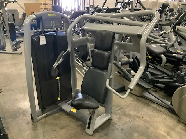 Technogym selection line incline chest krachtstation - afbeelding 1 van  6