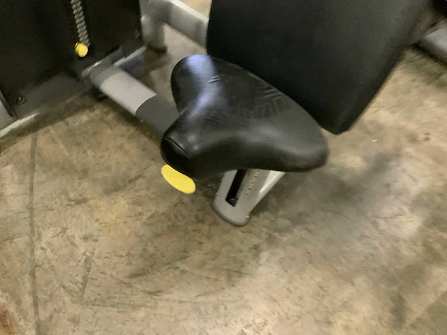 Technogym selection line incline chest krachtstation - afbeelding 2 van  6