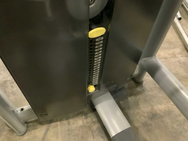 Technogym selection line incline chest krachtstation - afbeelding 4 van  6