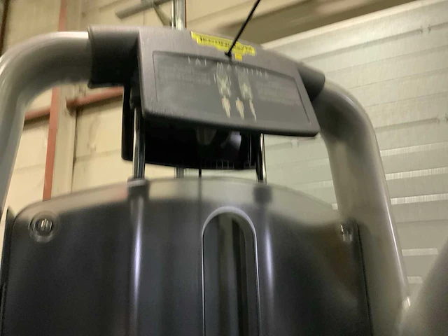 Technogym selection line lat pulley krachtstation - afbeelding 3 van  5
