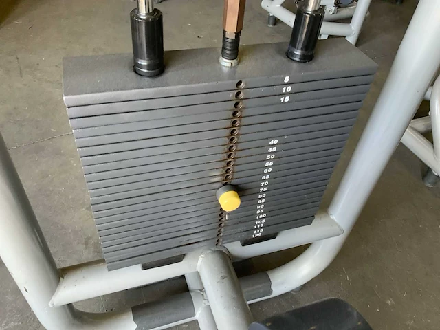 Technogym selection line lat pulley krachtstation - afbeelding 3 van  5