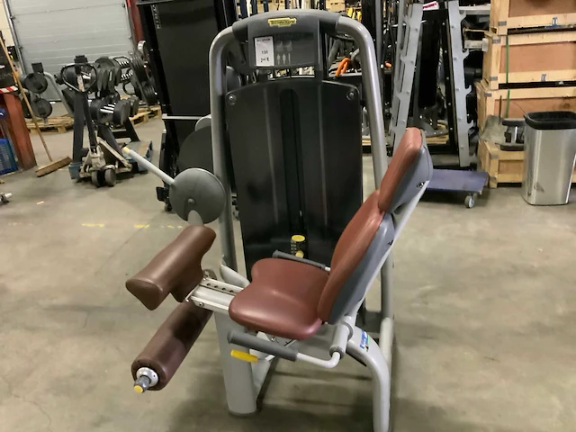 Technogym selection line leg extension krachtstation - afbeelding 4 van  6