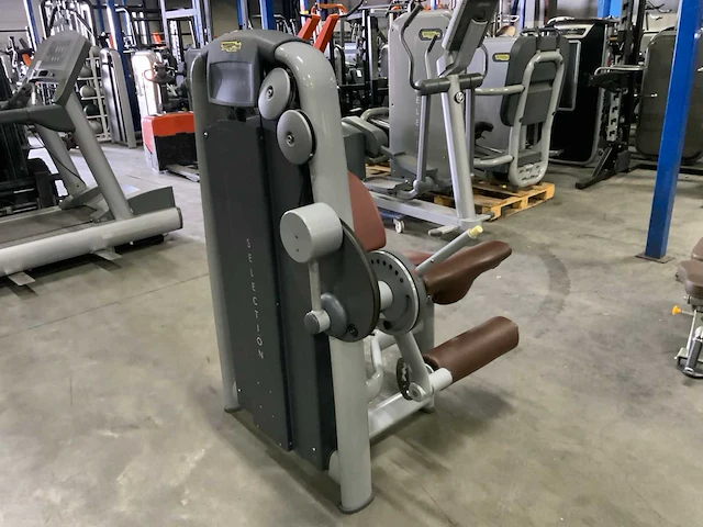 Technogym selection line leg extension krachtstation - afbeelding 5 van  6
