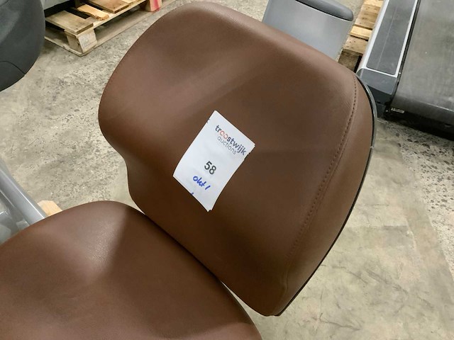 Technogym selection line lower back krachtstation - afbeelding 3 van  7