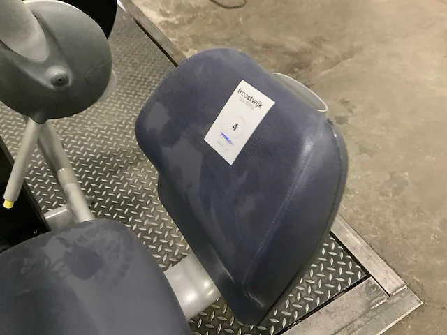 Technogym selection line lowerback krachtstation - afbeelding 2 van  6
