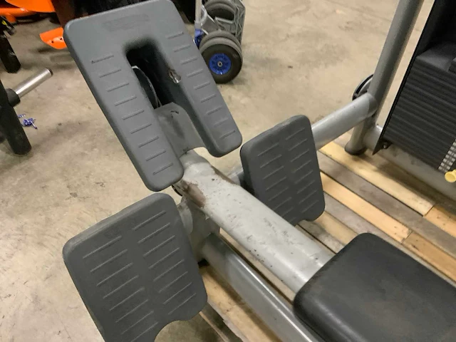 Technogym selection line pulley krachtstation - afbeelding 3 van  6