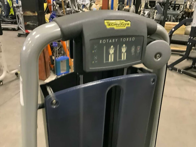 Technogym selection line rotary torso krachtstation - afbeelding 4 van  6