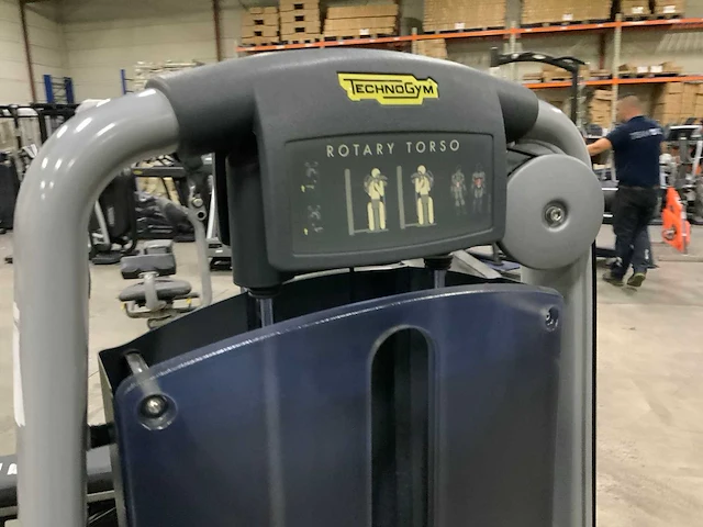 Technogym selection line rotary torso krachtstation - afbeelding 3 van  7