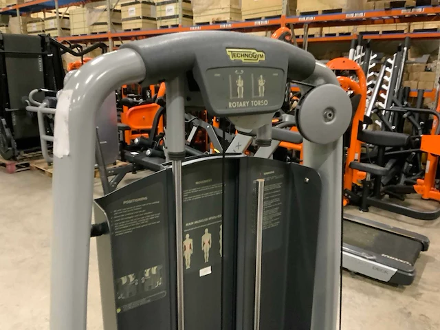 Technogym selection line rotary torso krachtstation - afbeelding 2 van  5