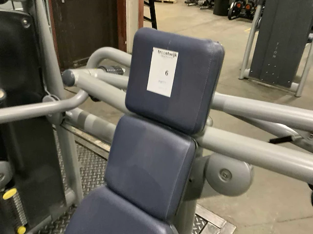 Technogym selection line shoulderpress krachtstation - afbeelding 2 van  6