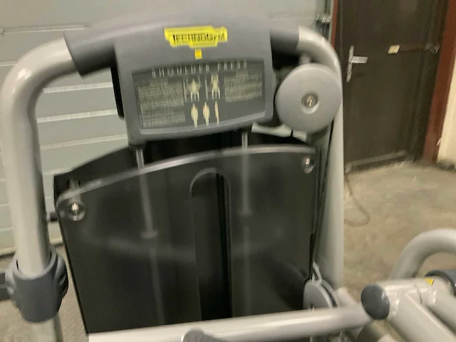 Technogym selection line shoulderpress krachtstation - afbeelding 3 van  6