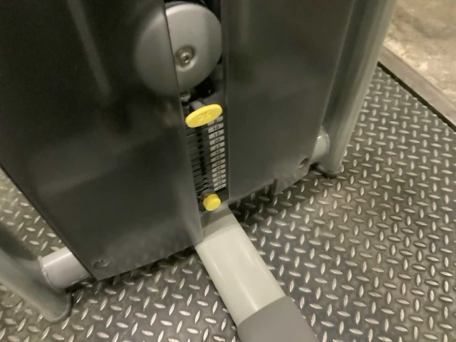 Technogym selection line shoulderpress krachtstation - afbeelding 4 van  6