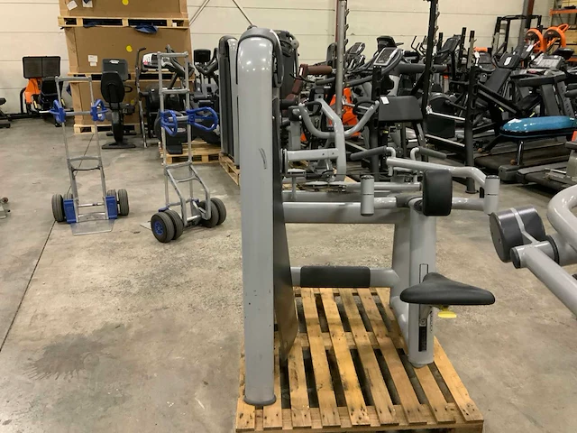 Technogym selection line upper back krachtstation - afbeelding 2 van  7