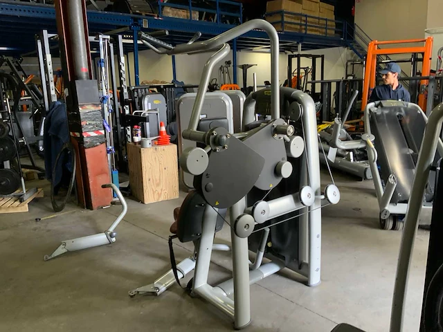 Technogym selection line vertical traction krachtstation - afbeelding 1 van  6