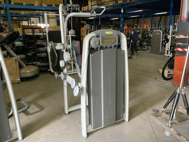 Technogym selection line vertical traction krachtstation - afbeelding 2 van  6