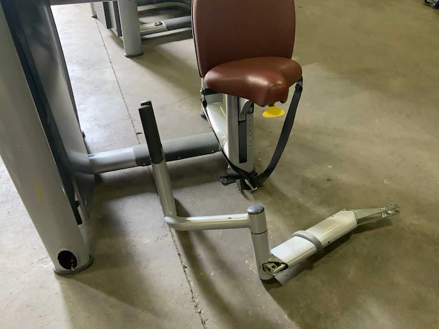 Technogym selection line vertical traction krachtstation - afbeelding 3 van  6
