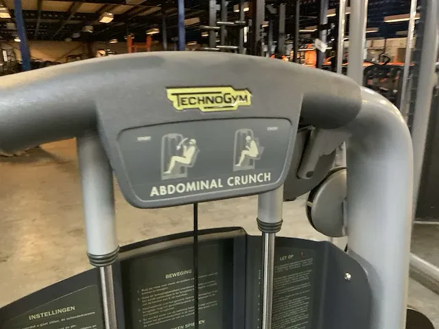 Technogym selectionline abdominal crunch krachtstation - afbeelding 2 van  5