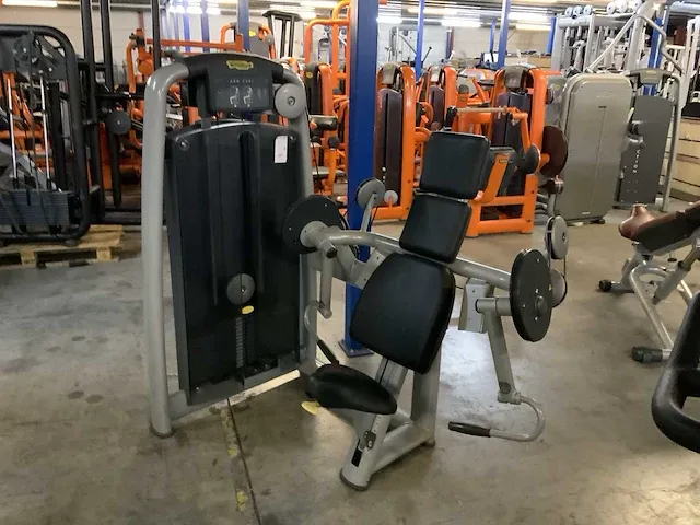 Technogym selectionline armcurl krachtstation - afbeelding 2 van  5
