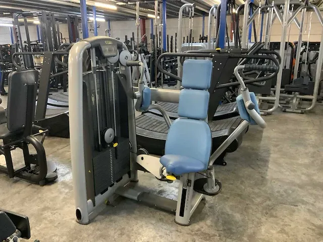 Technogym selectionline pectoral krachtstation - afbeelding 1 van  4