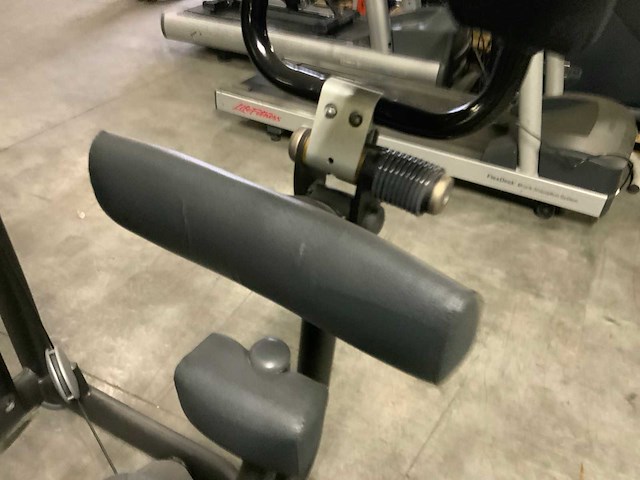 Technogym selectionline rotary torso krachtstation - afbeelding 4 van  6