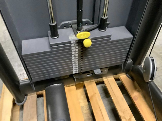 Technogym selectionline rotary torso krachtstation - afbeelding 3 van  6