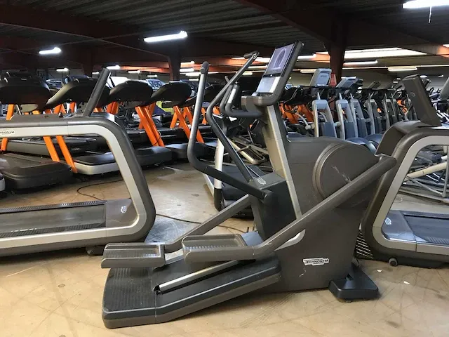 Technogym synchro artis unity crosstrainer crosstrainer - afbeelding 1 van  9