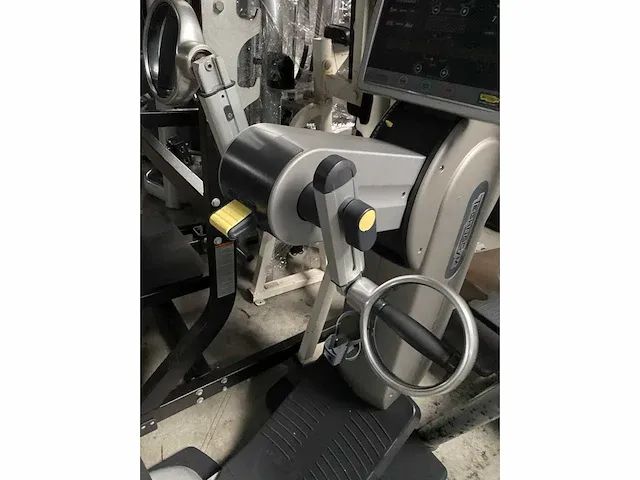 Technogym top excite 700 crosstrainer - afbeelding 2 van  3