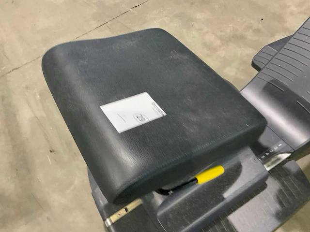 Technogym top excite 700 led crosstrainer - afbeelding 3 van  6