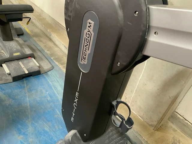 Technogym top excite 700 led crosstrainer - afbeelding 4 van  5
