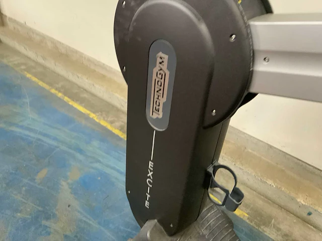 Technogym top excite 700 led crosstrainer - afbeelding 4 van  4