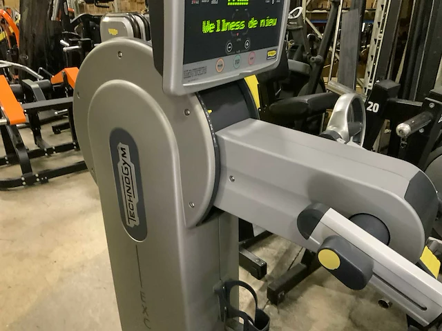 Technogym top excite 700 led crosstrainer - afbeelding 3 van  4