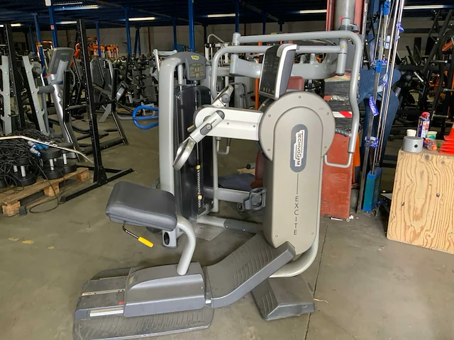 Technogym top excite 700 led crosstrainer - afbeelding 1 van  4